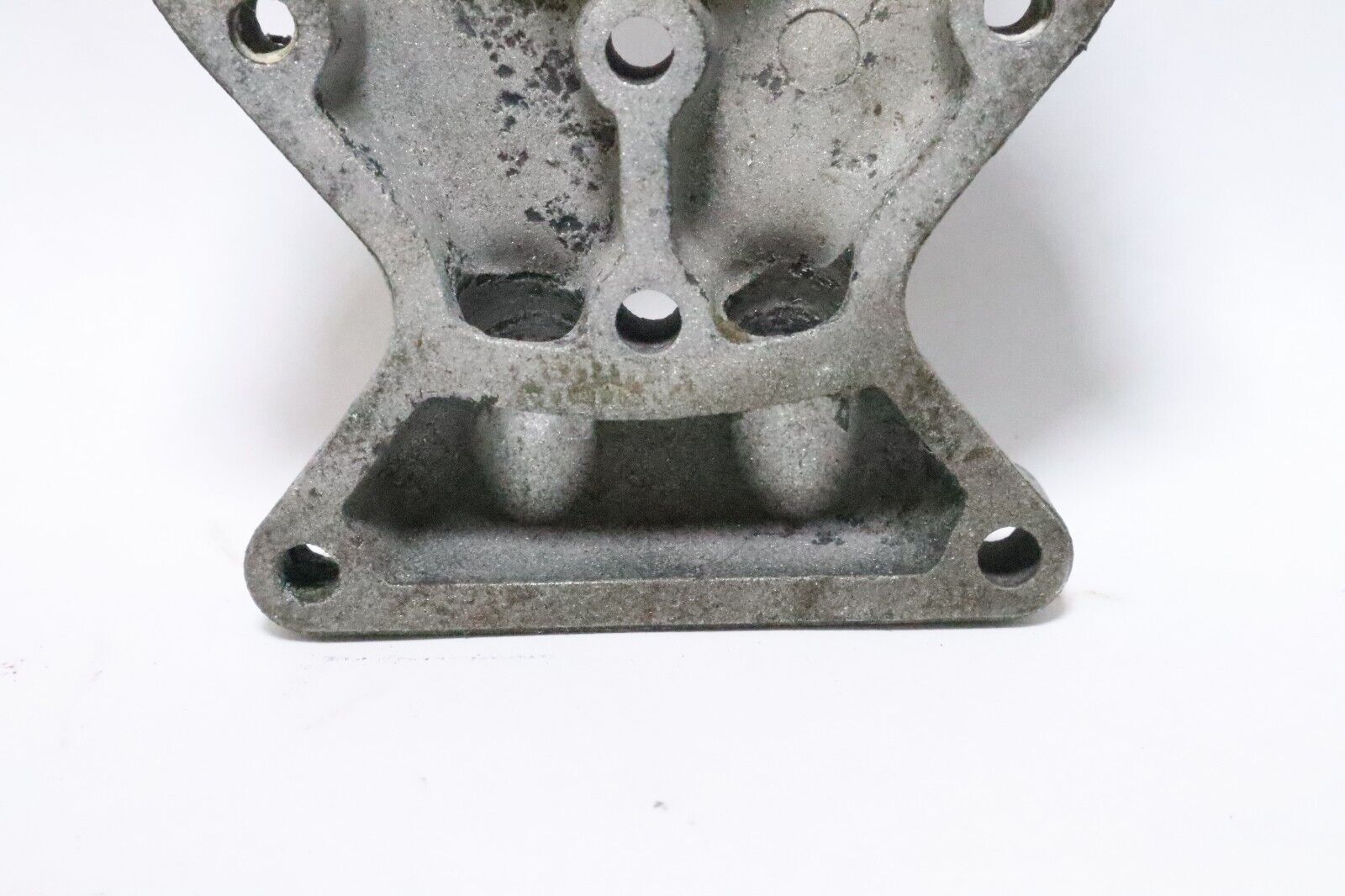 YAMAHA OEM CYLINDER HEAD COVER #6G5-11191-00-9M used - Image 11