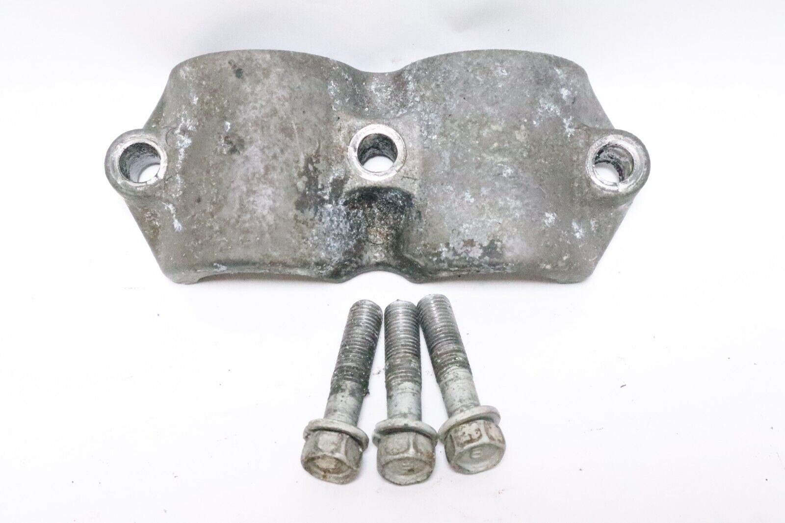 6E5-44511-00-5B Yamaha Outboard 115-200 HP Upper Mount Cover Used - Image 4