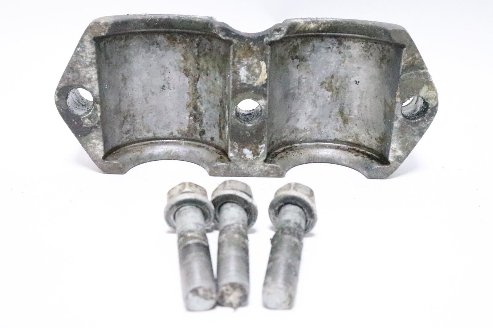 6E5-44511-00-5B Yamaha Outboard 115-200 HP Upper Mount Cover Used - Image 7