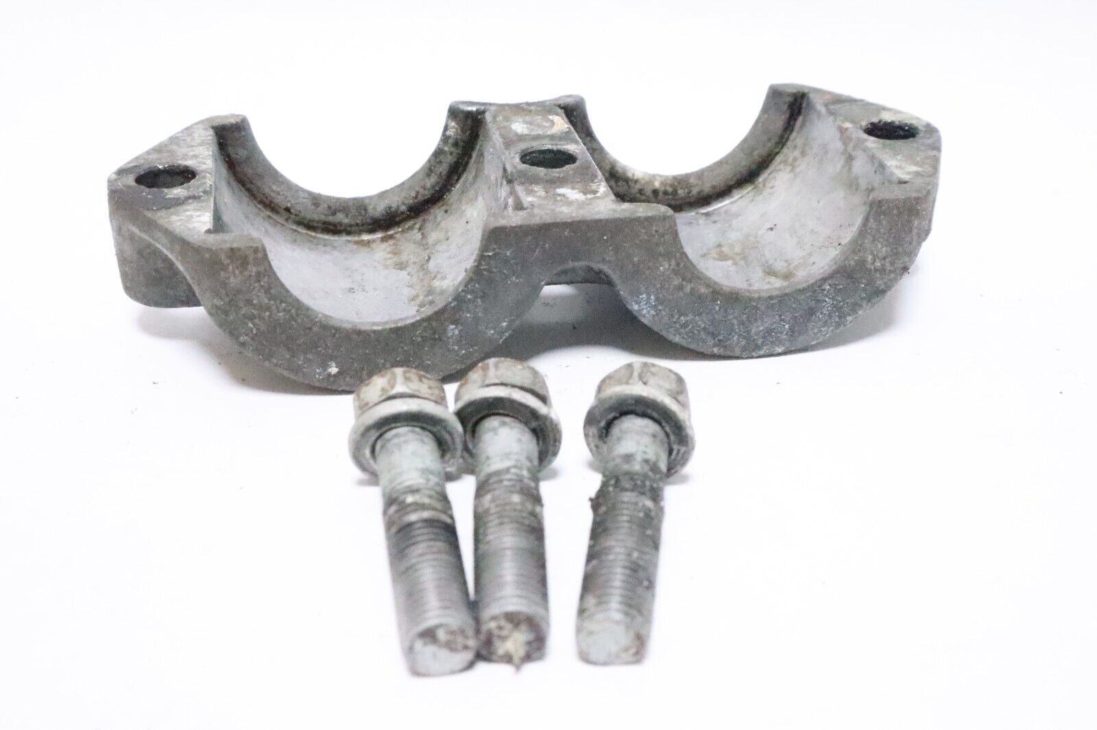 6E5-44511-00-5B Yamaha Outboard 115-200 HP Upper Mount Cover Used - Image 8