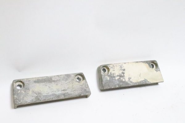 OEM JOHNSON 40 50 55 60 HP OUTBOARD MOTOR ENGINE MOUNTING SIDE COVER PAIR USED - Image 3