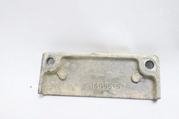 OEM JOHNSON 40 50 55 60 HP OUTBOARD MOTOR ENGINE MOUNTING SIDE COVER PAIR USED - Image 10