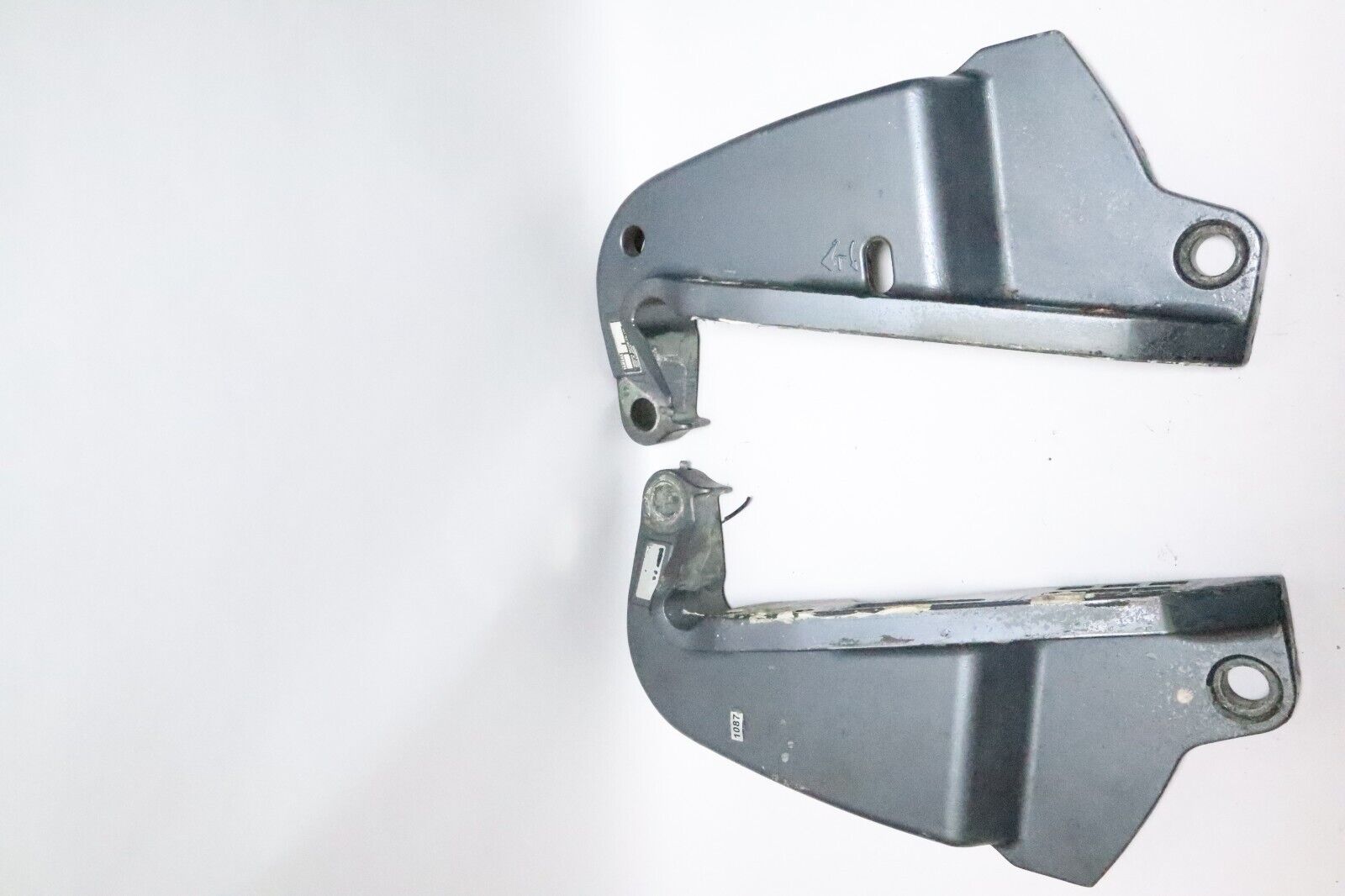 Yamaha Clamp Bracket Set 64E-43111-02-8D 64E-43112-02-8D USED - Image 3