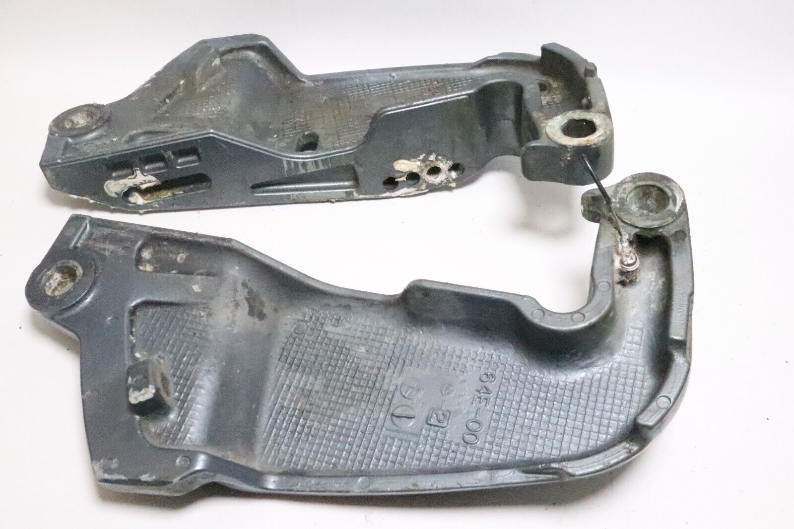 Yamaha Clamp Bracket Set 64E-43111-02-8D 64E-43112-02-8D USED - Image 8