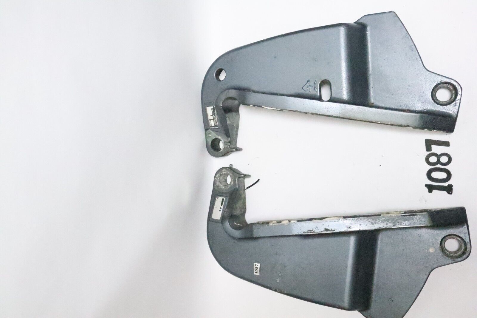 Yamaha Clamp Bracket Set 64E-43111-02-8D 64E-43112-02-8D USED - Image 9