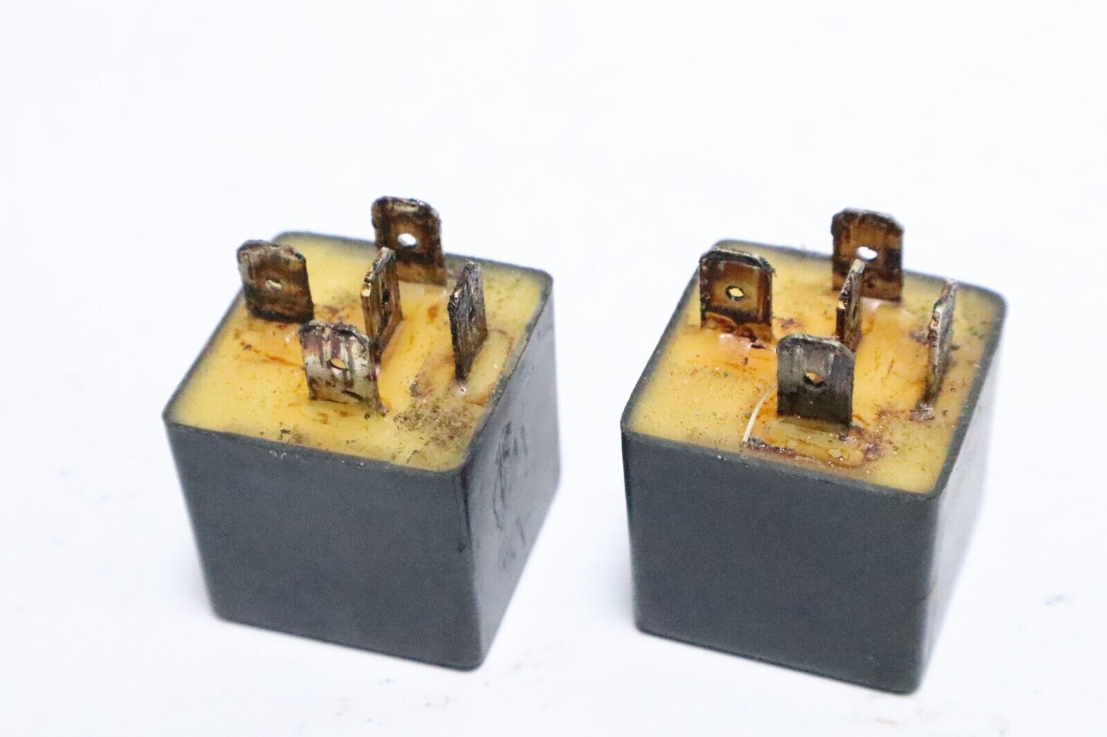 Johnson / Evinrude 40 HP 50HP Power Trim Relays HELLA 334191 582472 0582472 USED QTY 2 - Image 7