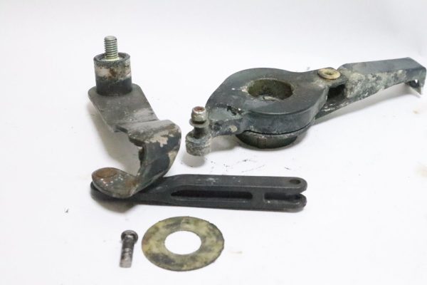 Evinrude Johnson 50hp 1996 3Cyl bellcrank shift lever 328566 393545 328567 60 70  USED - Image 2