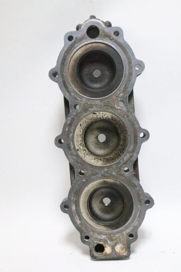 329835- 4 (Cylinder Head for  60 - 75 Hp Evinrude Johnson Outboards  USED - Image 9