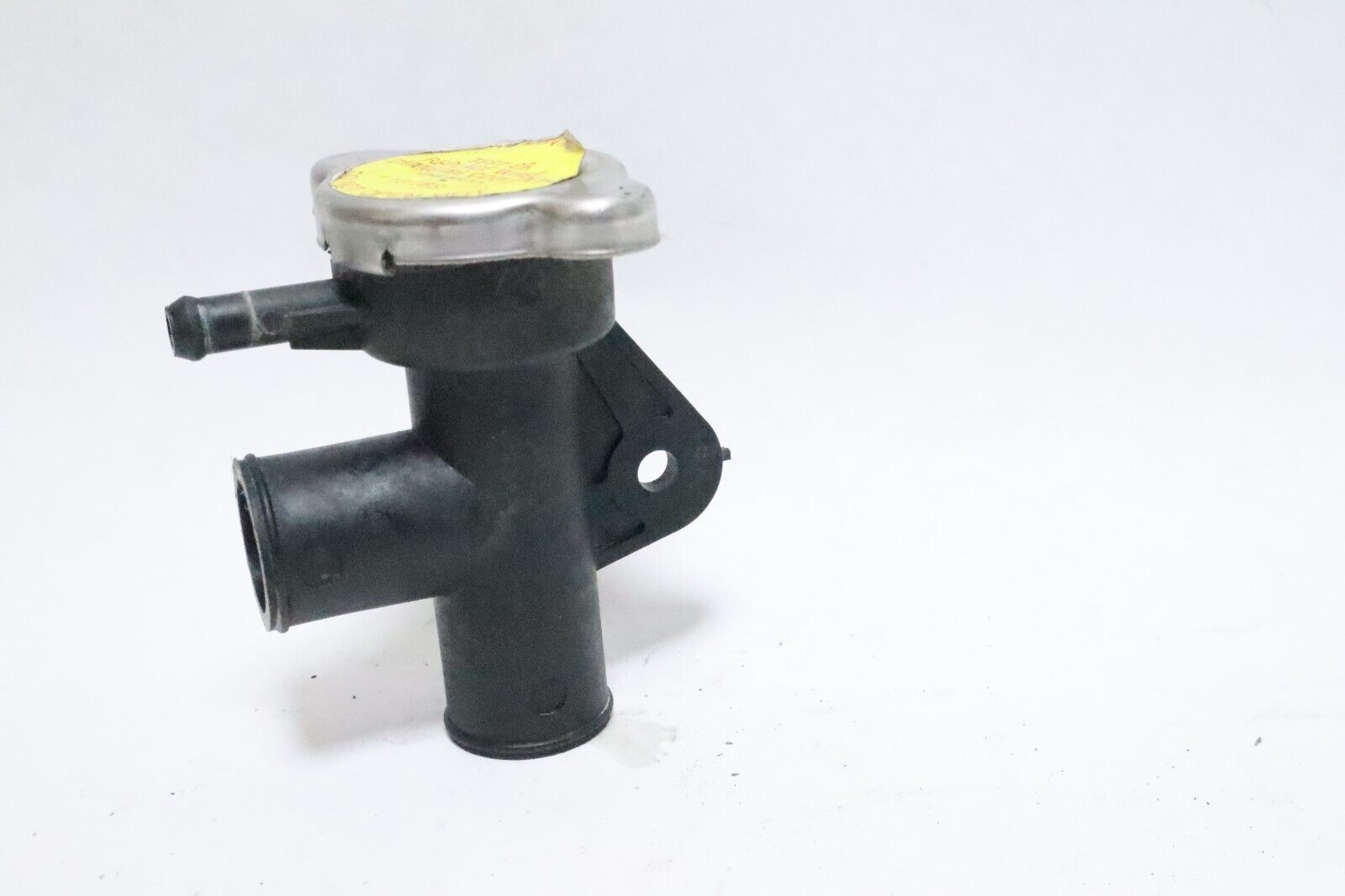 ARCTIC CAT COOLANT FILL NECK WITH CAP 2606-859 USED - Image 3