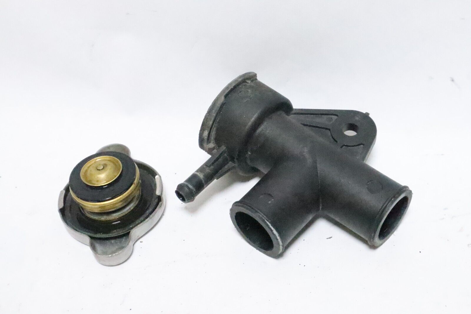 ARCTIC CAT COOLANT FILL NECK WITH CAP 2606-859 USED - Image 7