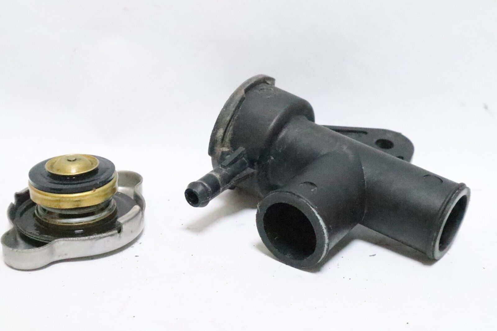 ARCTIC CAT COOLANT FILL NECK WITH CAP 2606-859 USED - Image 8