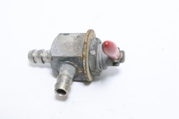 1995 1996 ARCTIC CAT ZRT600  800 FUEL GAS PETCOCK SHUT OFF  USED