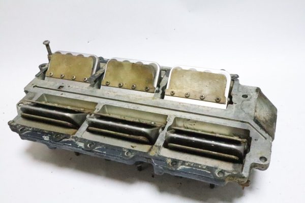 Johnson Evinrude 150-155-185-235 Intake Manifold Reed Valve Block 394366  used - Image 10