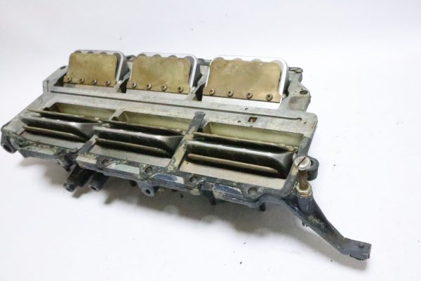 Johnson Evinrude 150-155-185-235 Intake Manifold Reed Valve Block 394366  used - Image 11