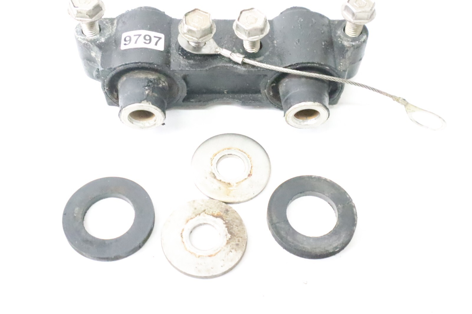 881898 2005 Mercury 50hp 50ELPTO Outboard Motor upper rubber mount - Image 2