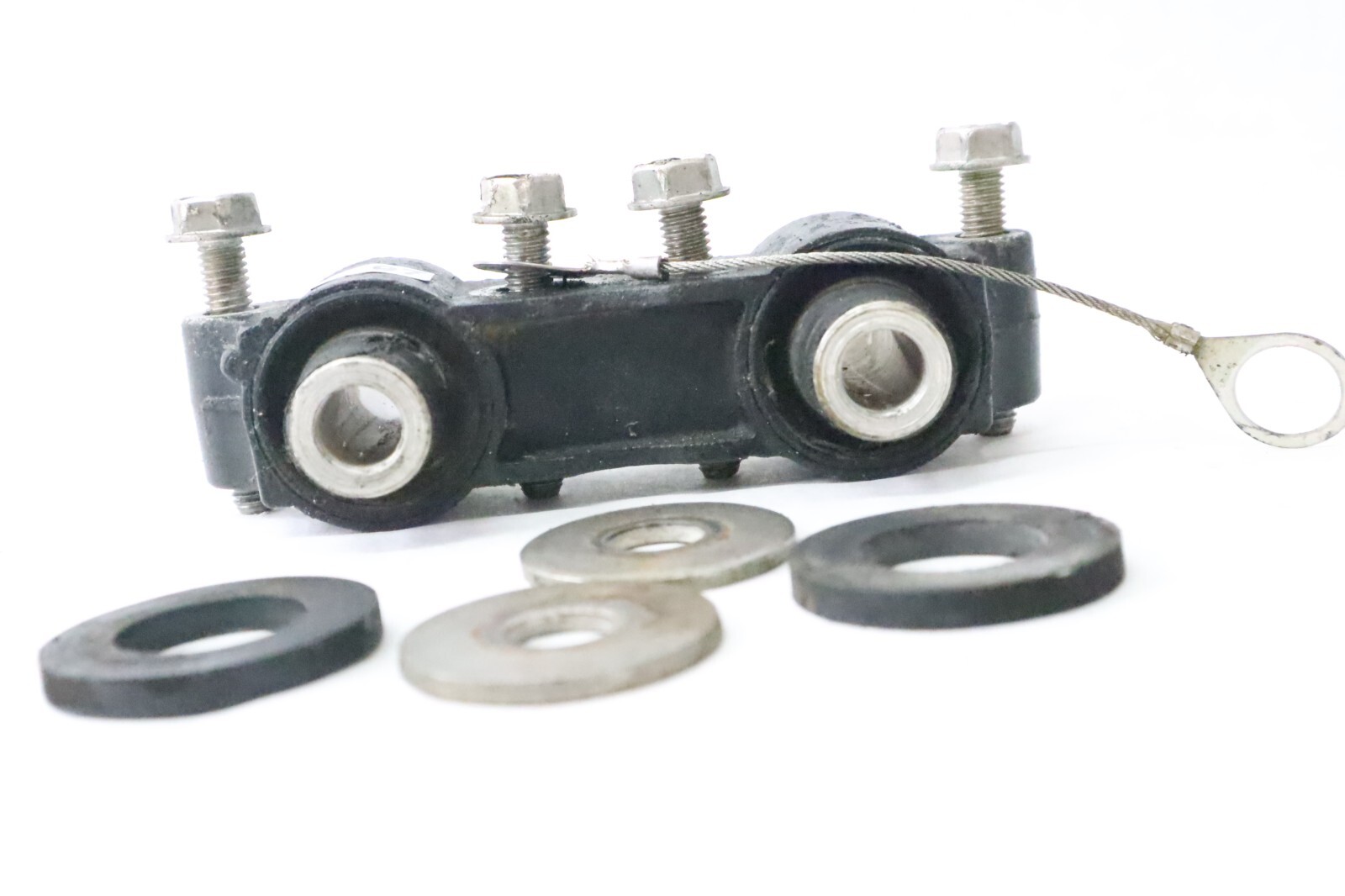 881898 2005 Mercury 50hp 50ELPTO Outboard Motor upper rubber mount - Image 3