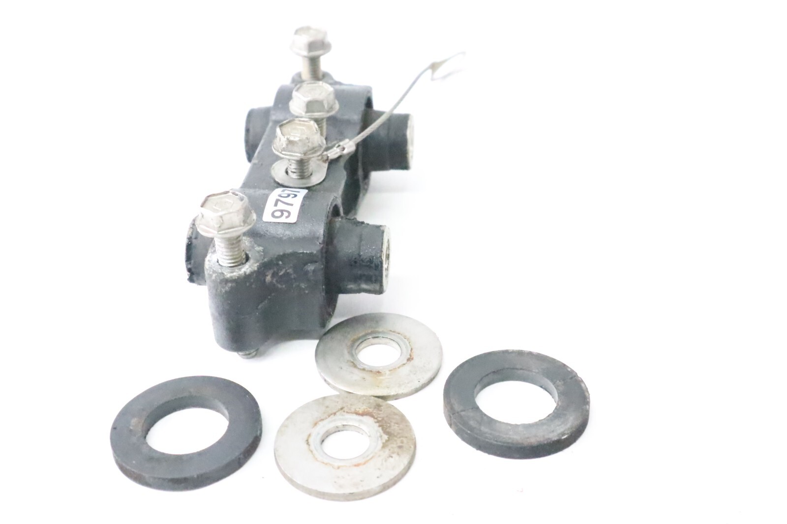 881898 2005 Mercury 50hp 50ELPTO Outboard Motor upper rubber mount - Image 4