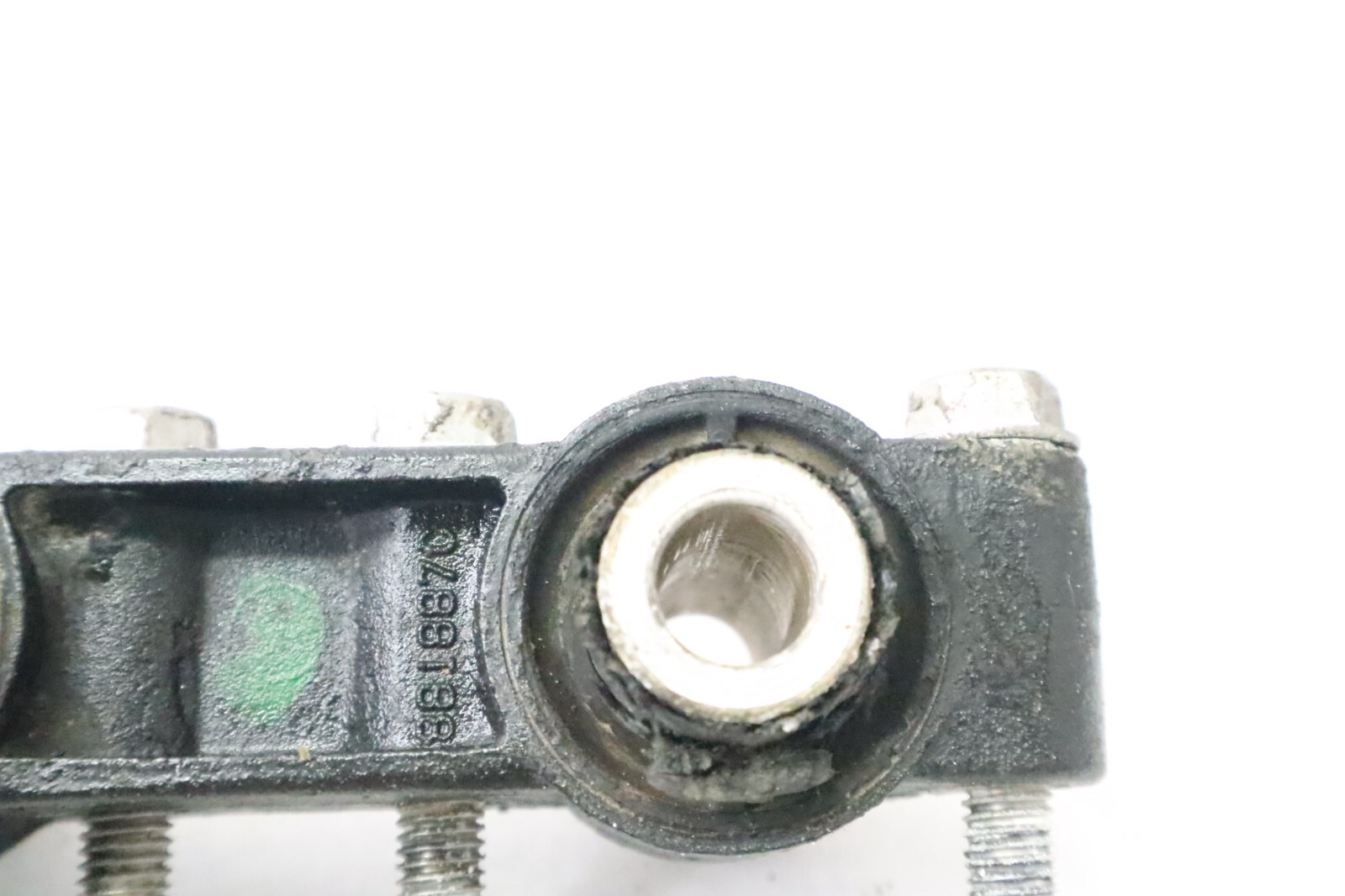 881898 2005 Mercury 50hp 50ELPTO Outboard Motor upper rubber mount - Image 6