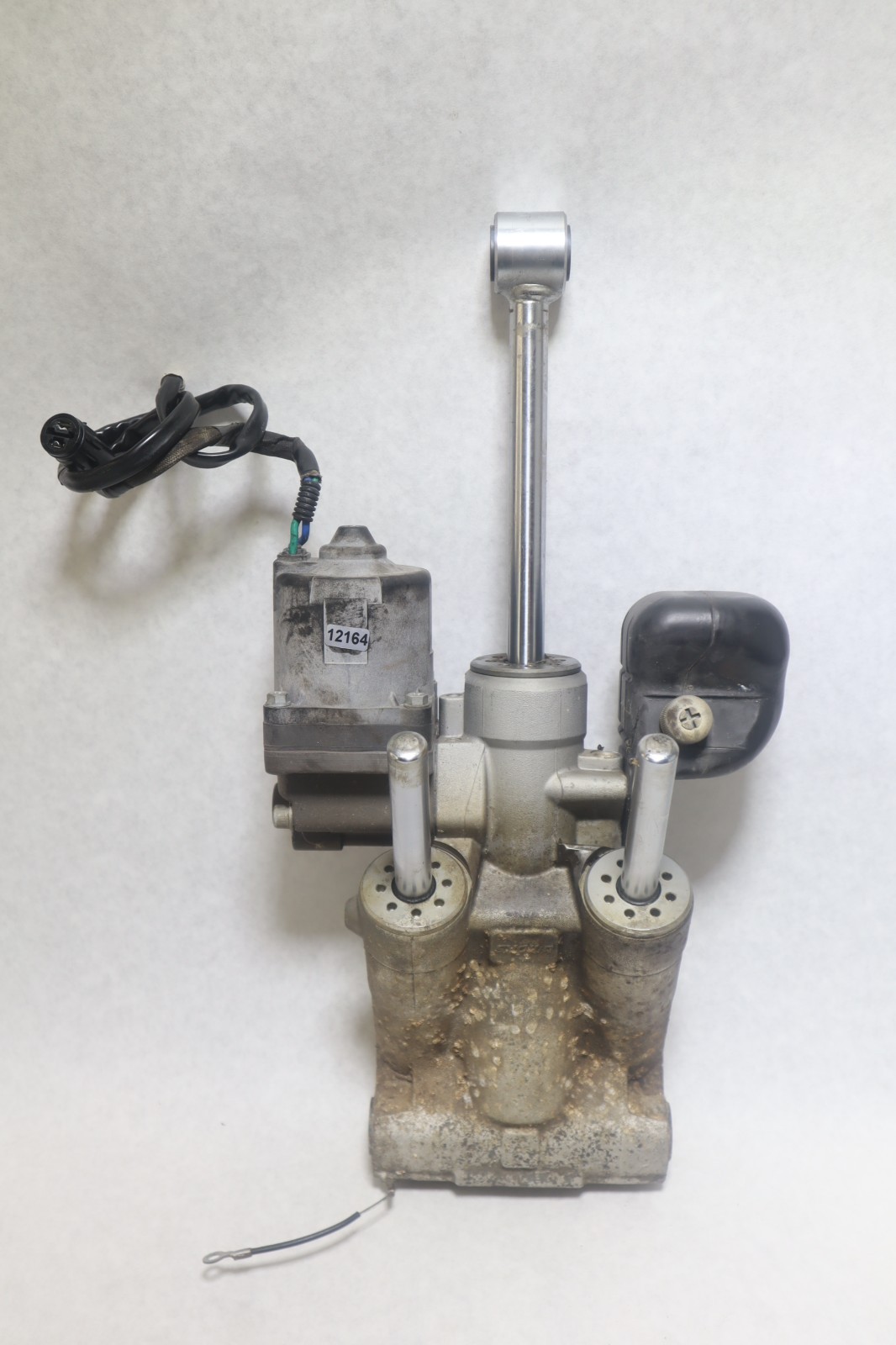 Honda 4-Stroke 75 90 115 130 150 hp Outboard Tilt & Trim Unit Assy 56000-ZY6-073 - Image 3