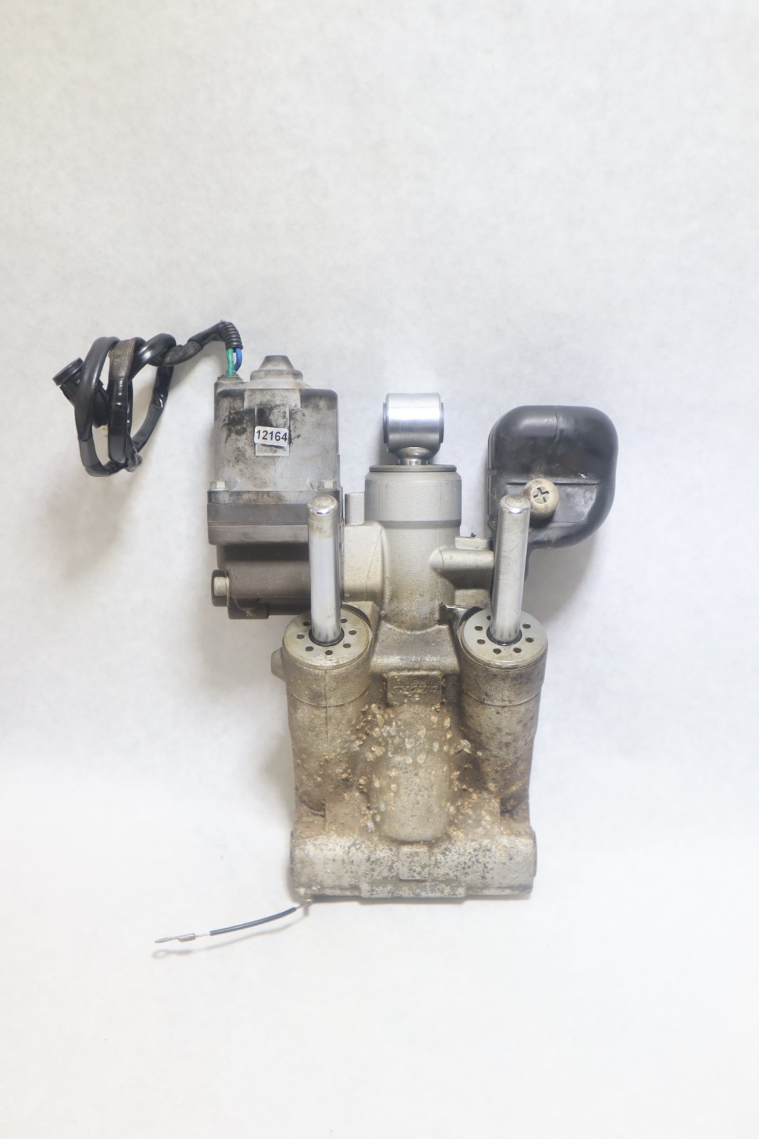 Honda 4-Stroke 75 90 115 130 150 hp Outboard Tilt & Trim Unit Assy 56000-ZY6-073 - Image 7