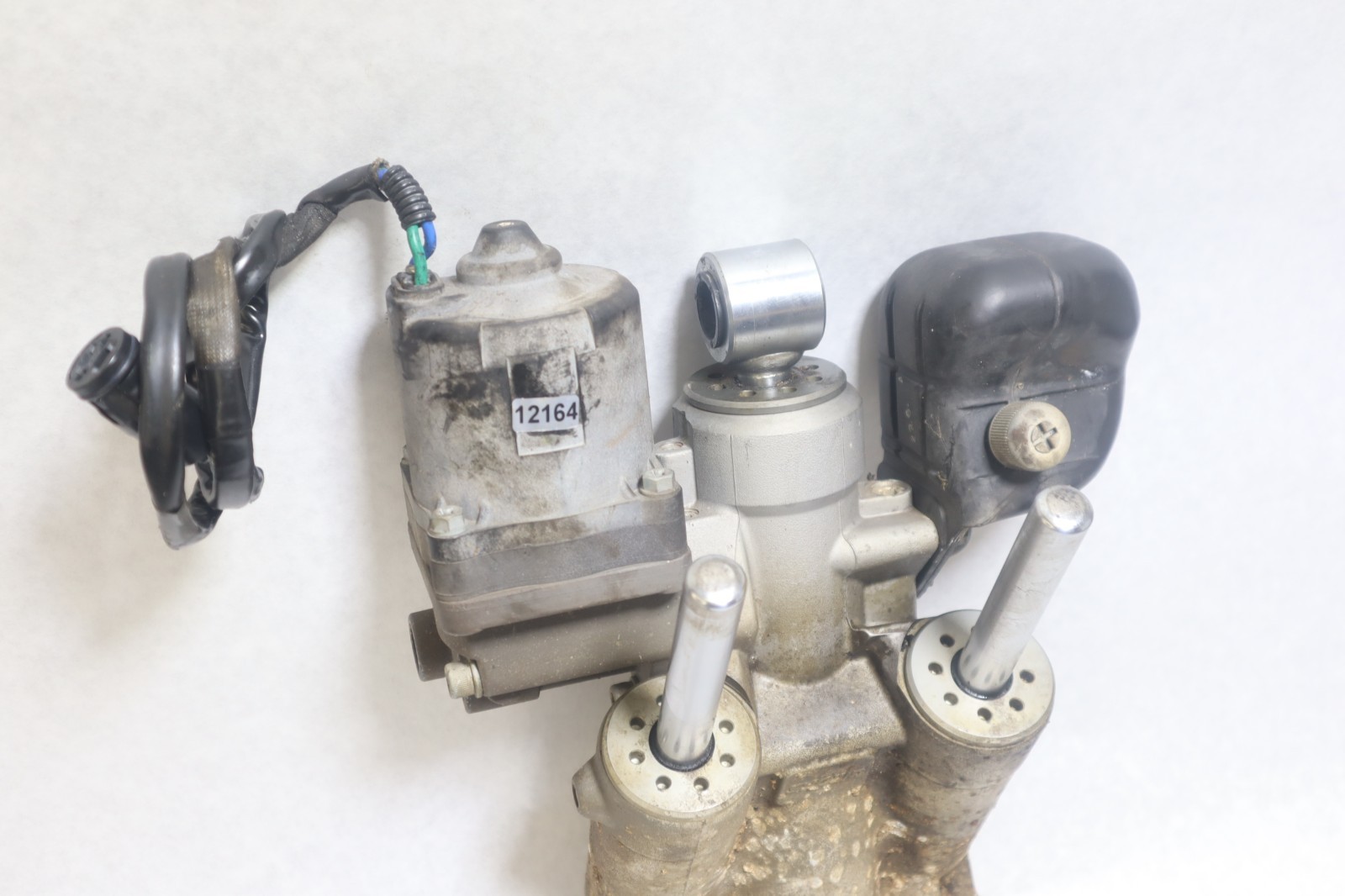 Honda 4-Stroke 75 90 115 130 150 hp Outboard Tilt & Trim Unit Assy 56000-ZY6-073 - Image 8