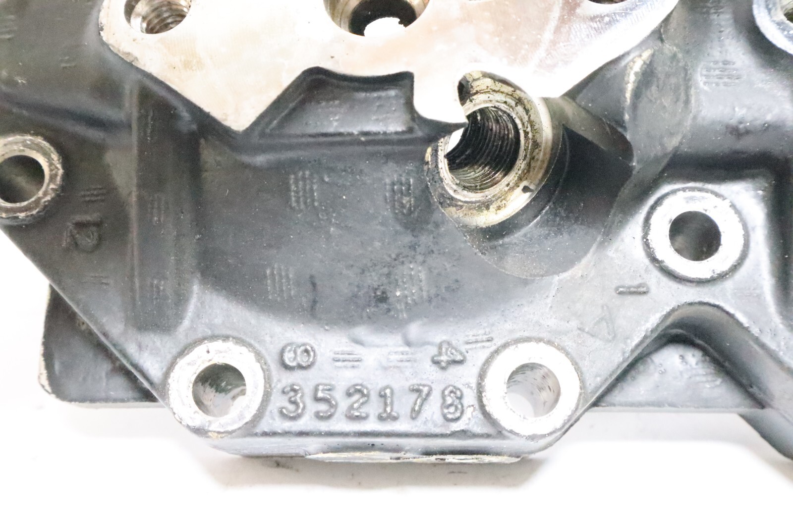 5006451 C# 352178 Evinrude 2007 & Up STARBOARD Cylinder Head 90 115 130 HP V4 - Image 4