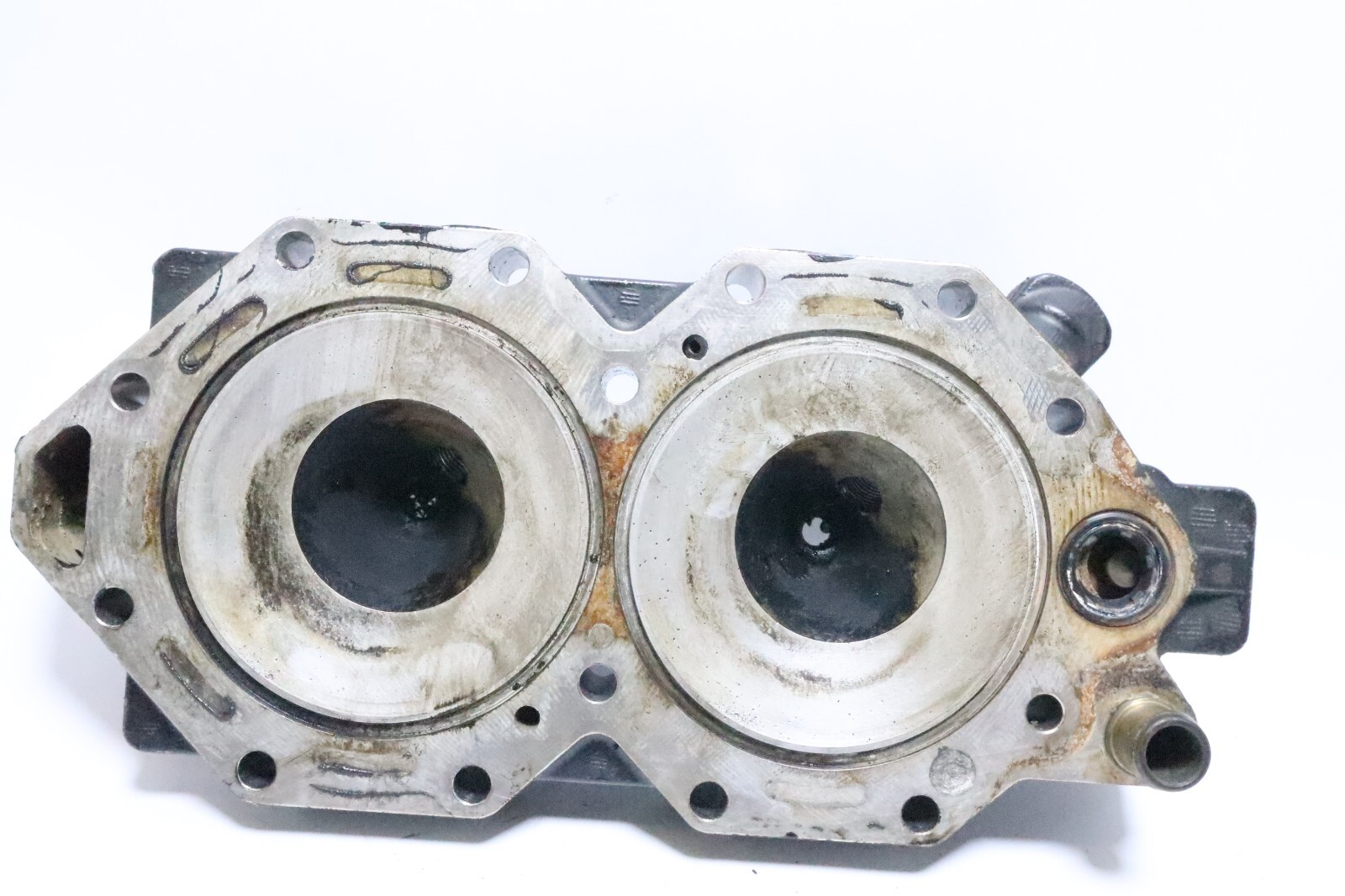 5006451 C# 352178 Evinrude 2007 & Up STARBOARD Cylinder Head 90 115 130 HP V4 - Image 7