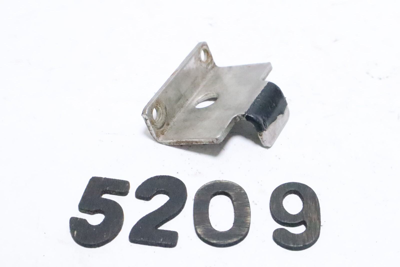 F663480-1 Front Cowl Retainer for Force Outboards - Image 2