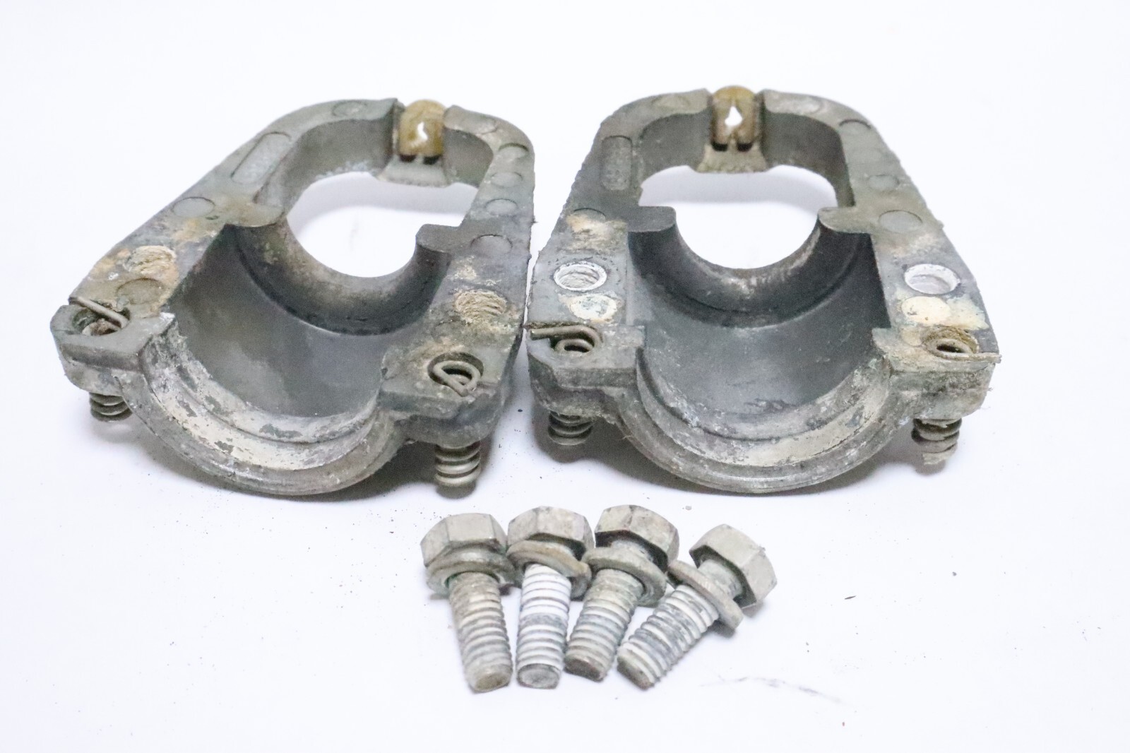 69592T Mercury Mariner 35-70 Hp Outboard Drive Shaft Housing Clamps - Image 7