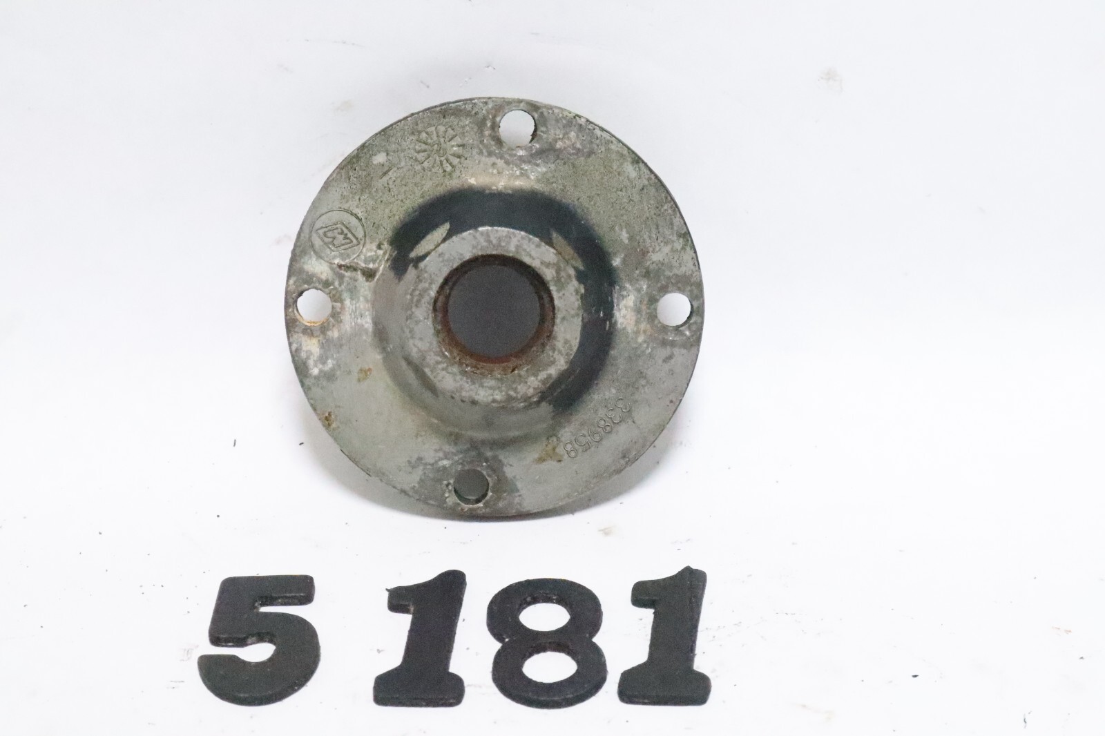 Johnson Evinrude OMC 435702 338958 Crankcase Head - Used - Image 2