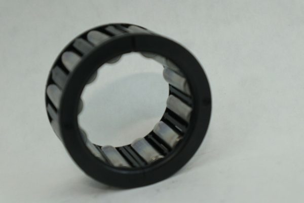 MERCURY 135HP 150HP BEARING 16756A4  V6 USED - Image 7