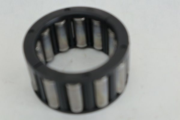 MERCURY 135HP 150HP BEARING 16756A4  V6 USED - Image 8