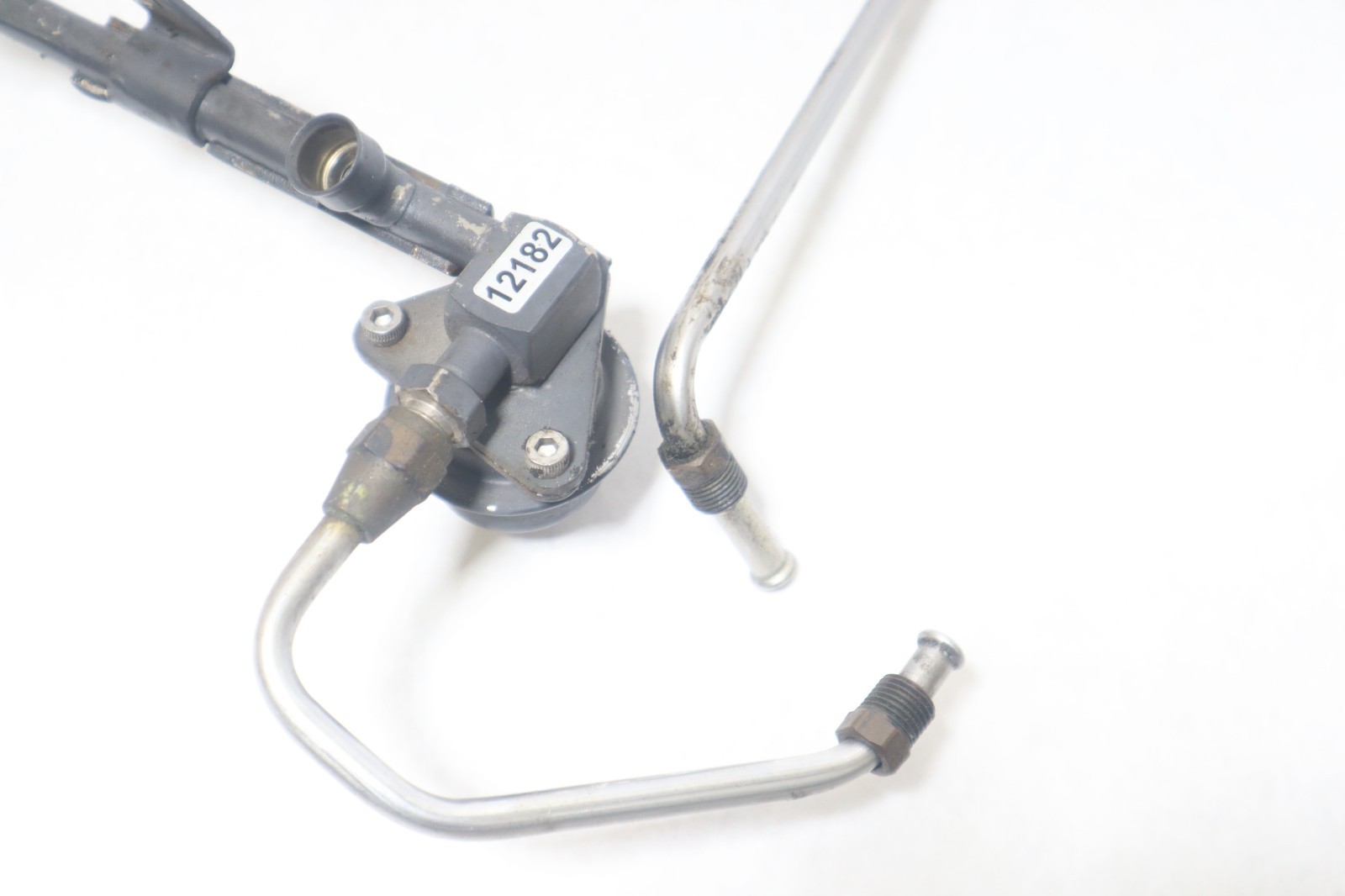 OMC 5.0L Fuel Rail & Injector Assembly 0987667 0987669 0987618 - Image 3