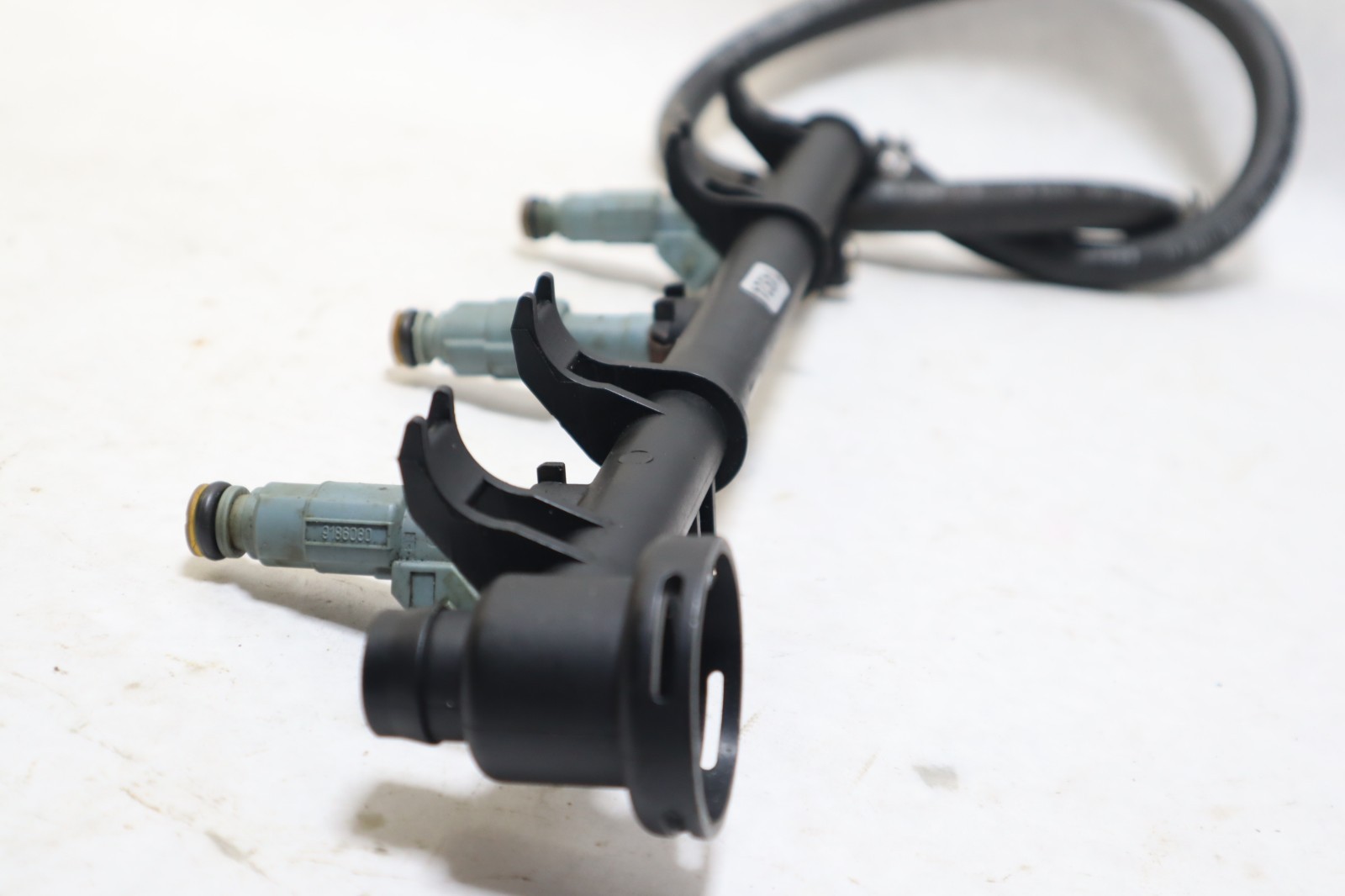 02-08 SEADOO GTX GTI GTS 4 Tec Challenger GTI 130 155 SE RXP FUEL INJECTORS RAIL - Image 3