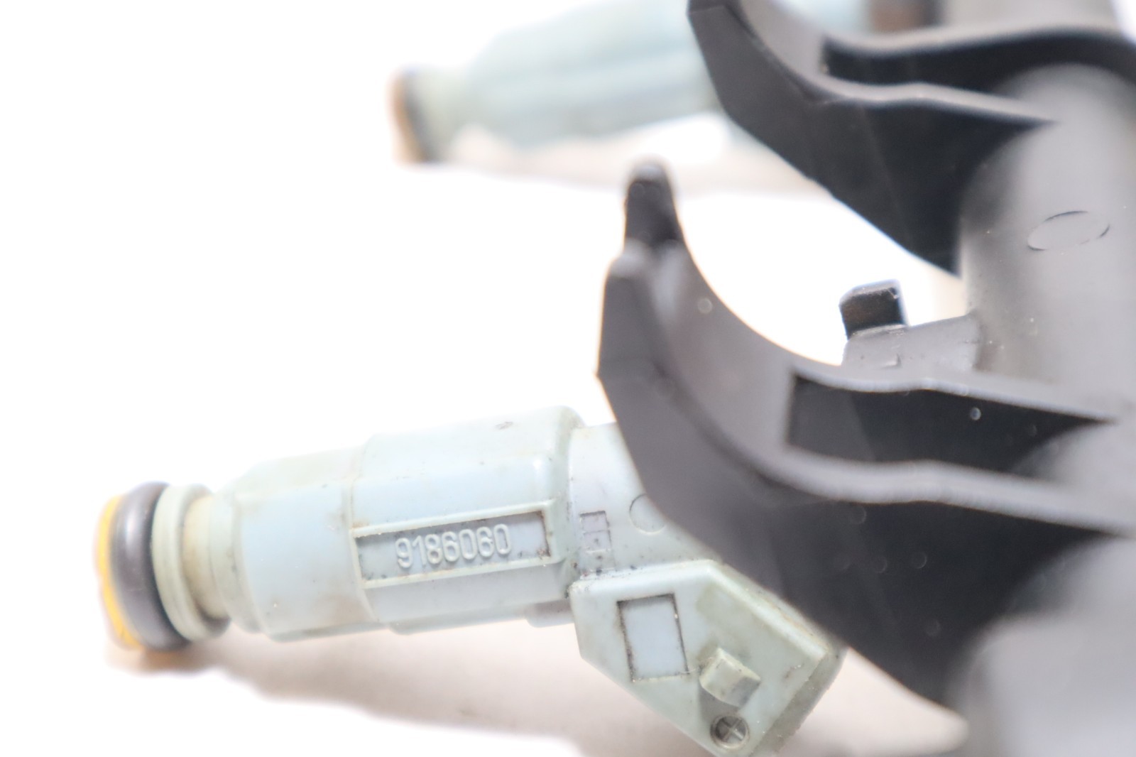 02-08 SEADOO GTX GTI GTS 4 Tec Challenger GTI 130 155 SE RXP FUEL INJECTORS RAIL - Image 4