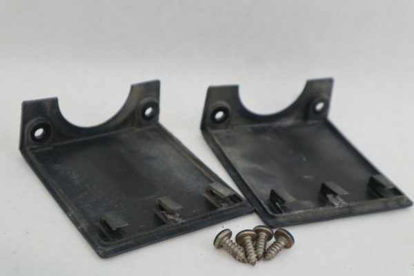 OEM MERCURY 2.5 XRI 6 CYLINDER CYL OUTBOARD 150 200  HP  LOWER MOUNT COVERS SET  USED - Image 5