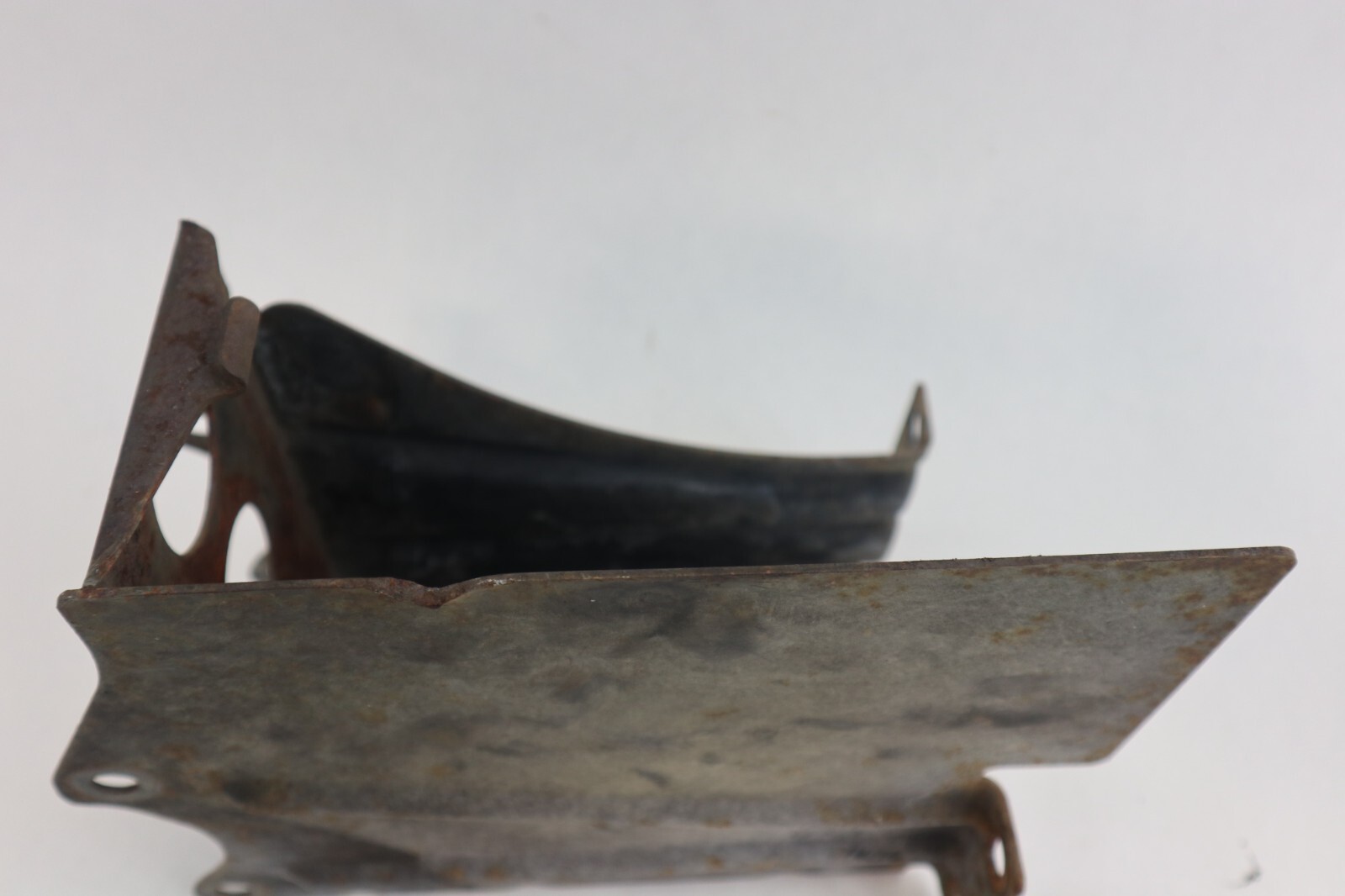 2004 BOMBARDIER OUTLANDER 330 400 BATTERY TRAY BOX 705200814 - Image 11