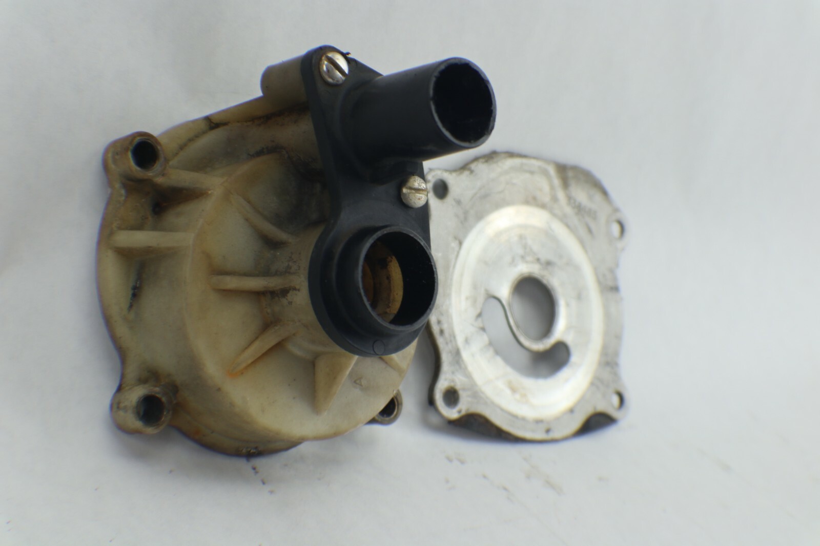 395040 330383 330379 Evinrude 1985-92 Impeller Housing, Cup & Plate 80 88 90+ HP - Image 3