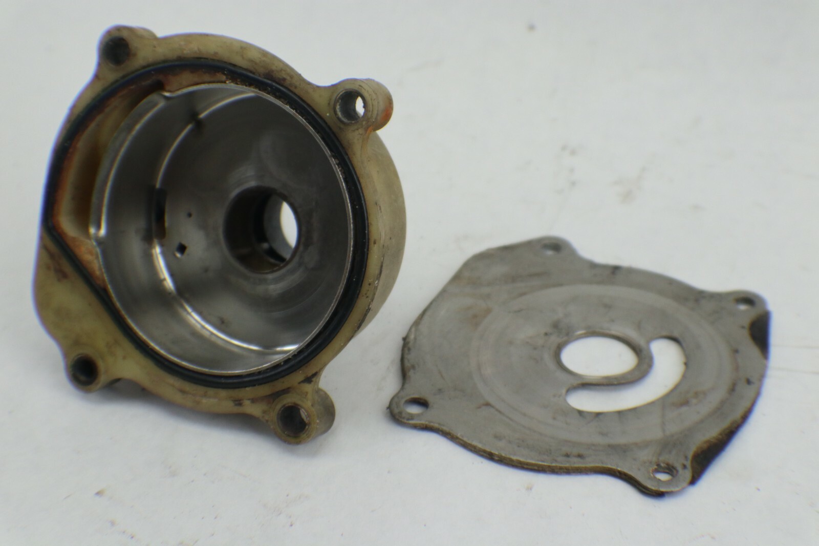 395040 330383 330379 Evinrude 1985-92 Impeller Housing, Cup & Plate 80 88 90+ HP - Image 12