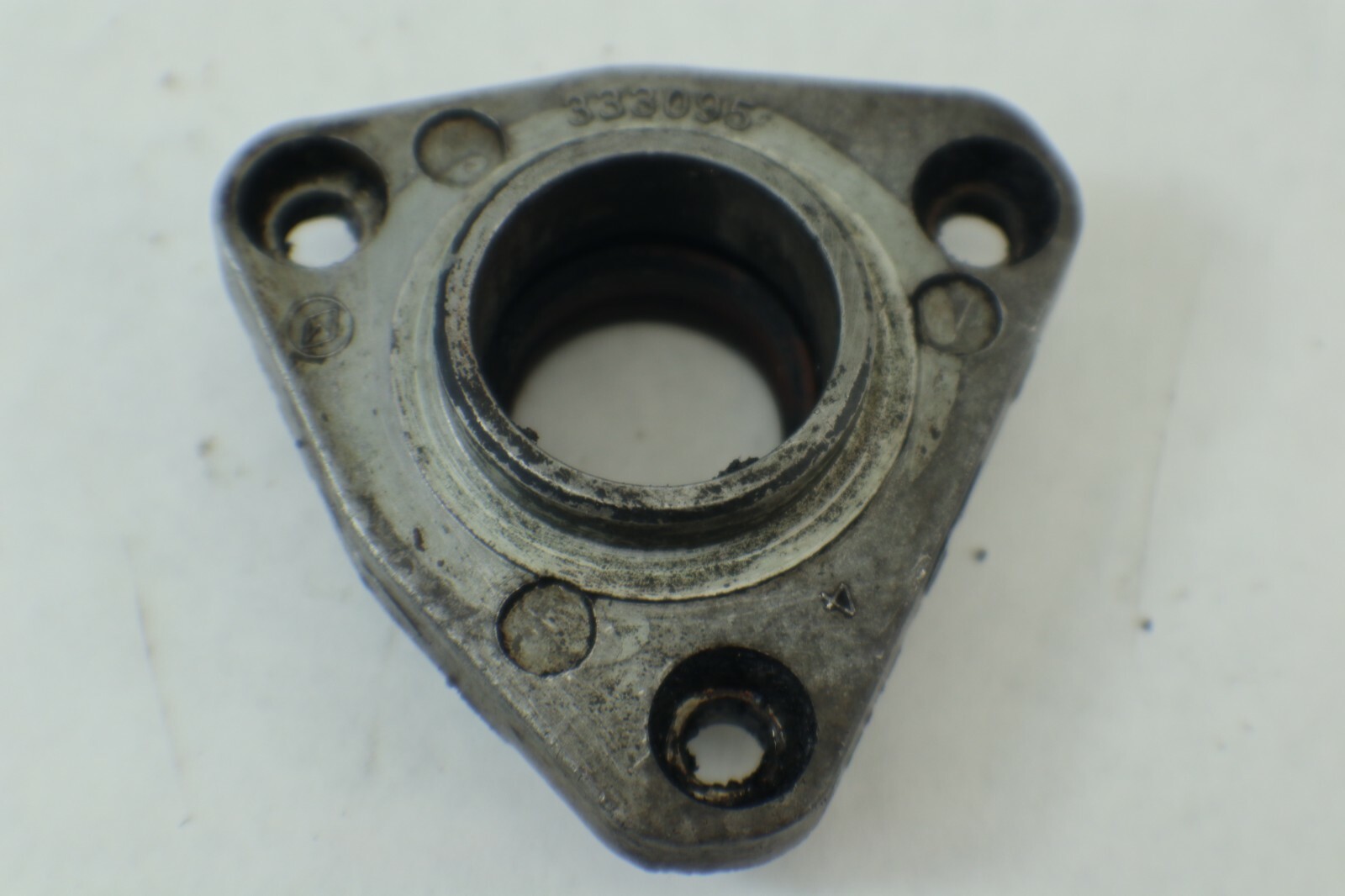 333095 398050 JOHNSON EVINRUDE CRANKCASE HEAD AND SEAL 20 25 28 30 35 - Image 3