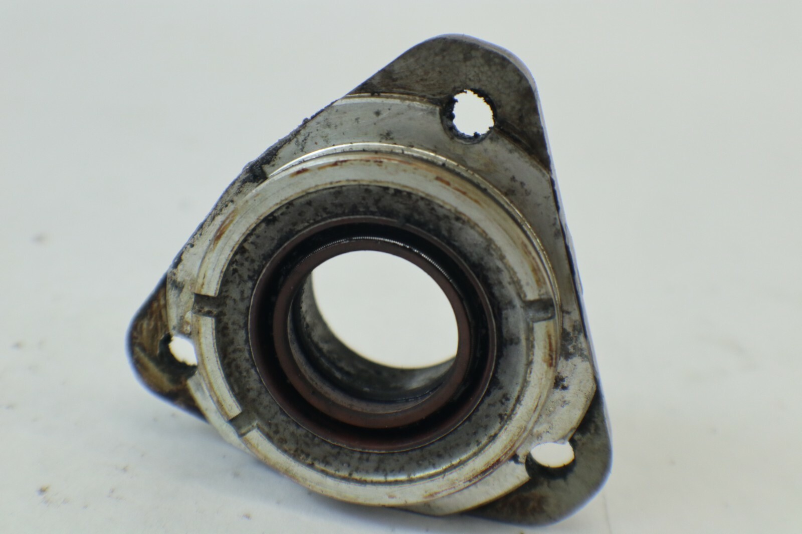 333095 398050 JOHNSON EVINRUDE CRANKCASE HEAD AND SEAL 20 25 28 30 35 - Image 9