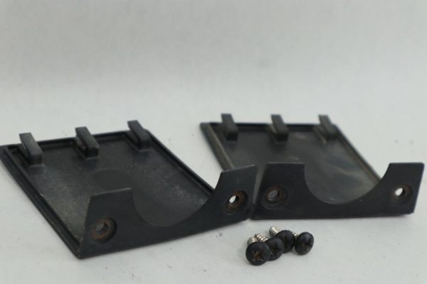 OEM MERCURY 2.5 XRI 6 CYLINDER CYL OUTBOARD 150 200  HP  LOWER MOUNT COVERS SET  USED - Image 9