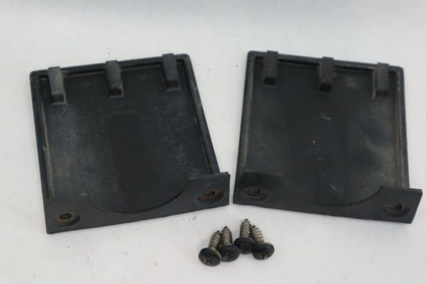 OEM MERCURY 2.5 XRI 6 CYLINDER CYL OUTBOARD 150 200  HP  LOWER MOUNT COVERS SET  USED - Image 10
