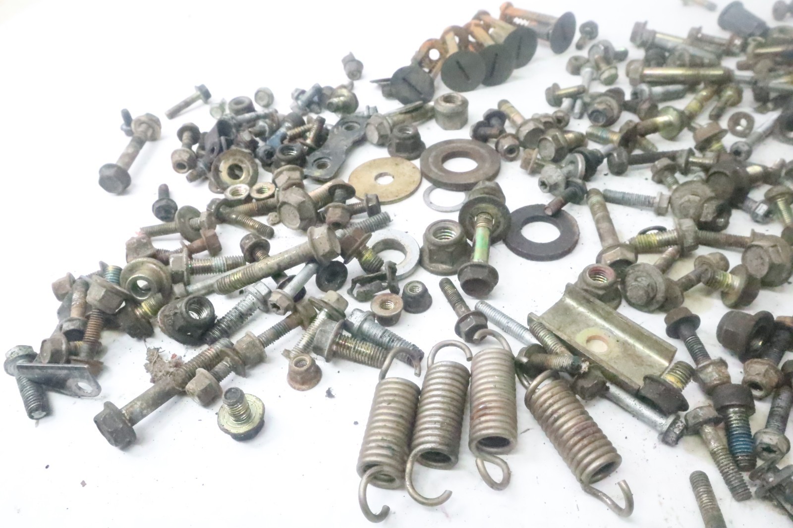 2005 05 Can-Am Outlander Max XT 400 4x4 Hardware Set Nuts & Bolts Bombardier - Image 4