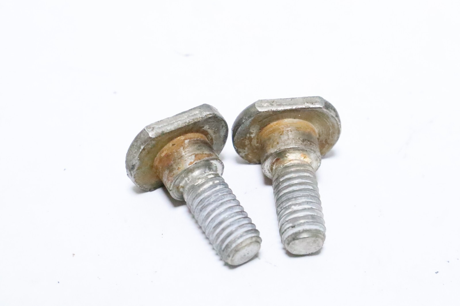 OEM (LOT OF 2) OMC Johnson Evinrude SHOULDER SCREW 329109 0329109
