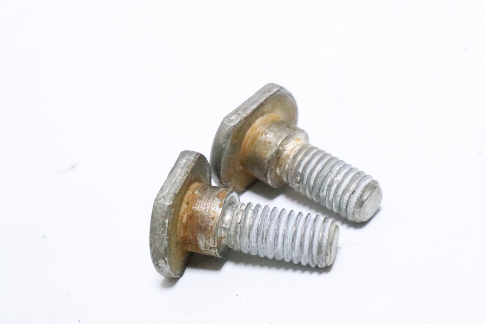 OEM (LOT OF 2) OMC Johnson Evinrude SHOULDER SCREW 329109 0329109 - Image 4