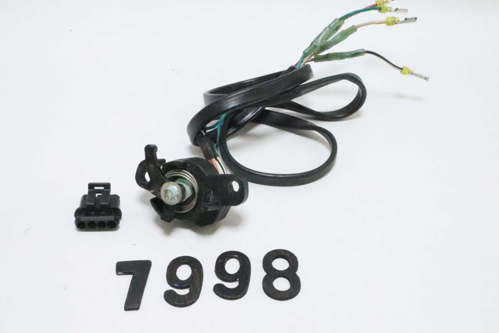 Evinrude 150 HP 150hp etec g2 175 200 hp Stroke Sending Unit ASSY 0587333 - Image 2