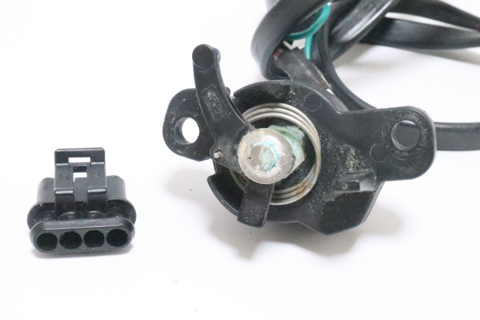 Evinrude 150 HP 150hp etec g2 175 200 hp Stroke Sending Unit ASSY 0587333 - Image 4