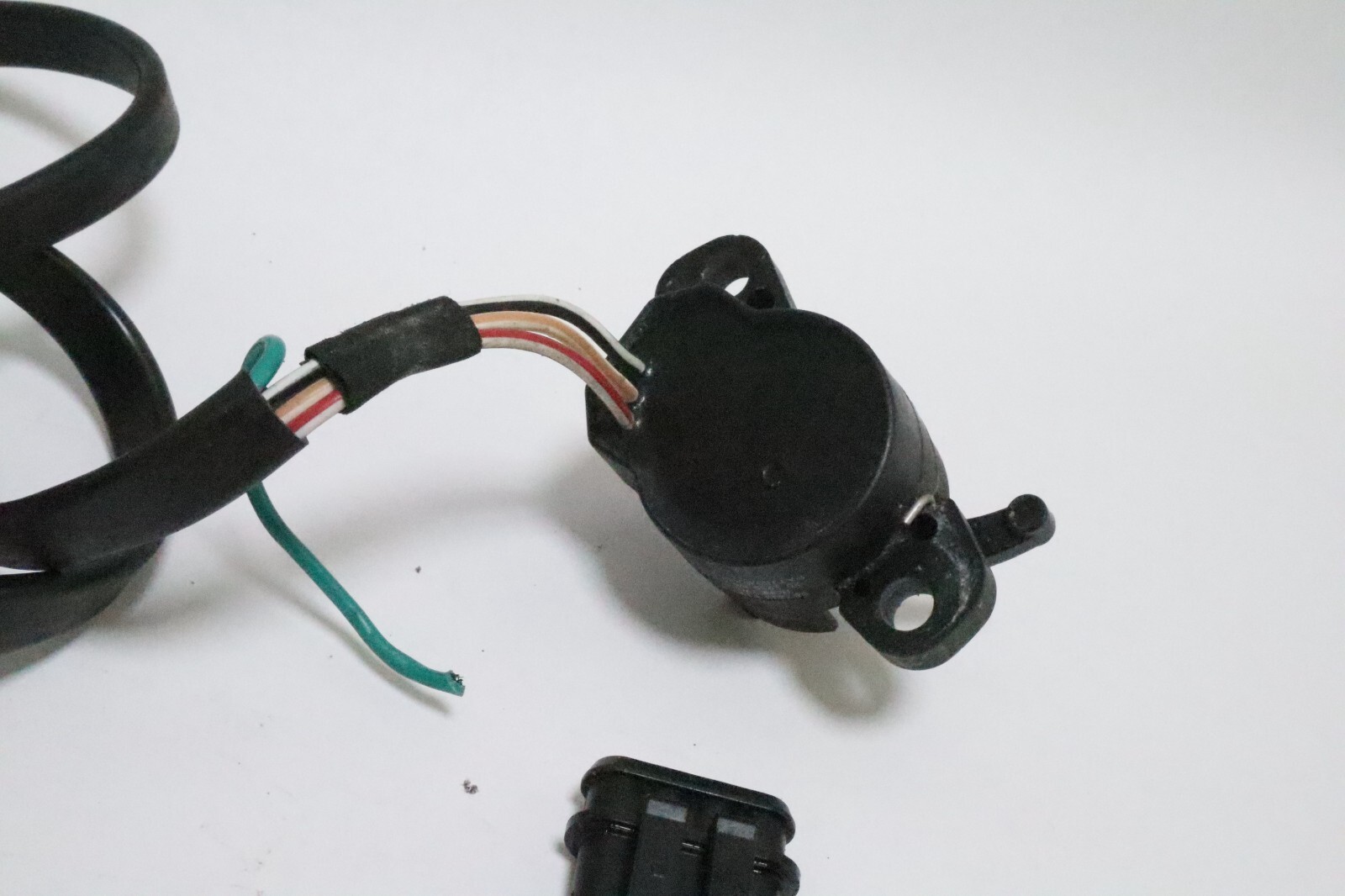 Evinrude 150 HP 150hp etec g2 175 200 hp Stroke Sending Unit ASSY 0587333 - Image 15