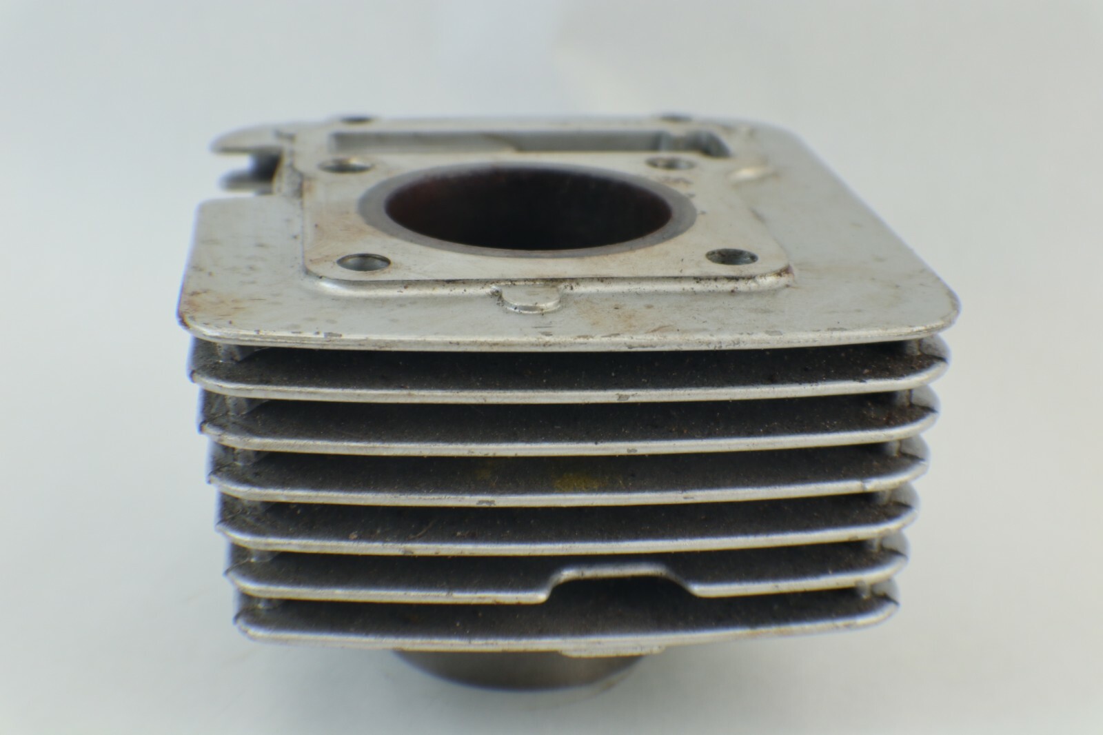 01 02 03 04 05 YAMAHA TTR125L ENGINE MOTOR CYLINDER JUG - Image 3